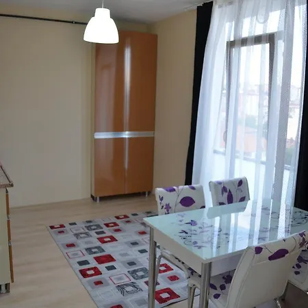 Aparthotel Hill *