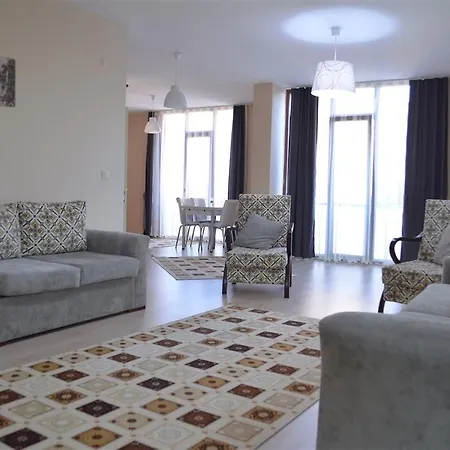 Hill Aparthotel *