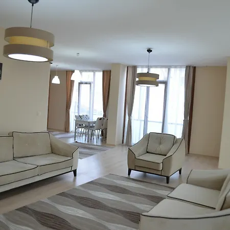 Hill Aparthotel *